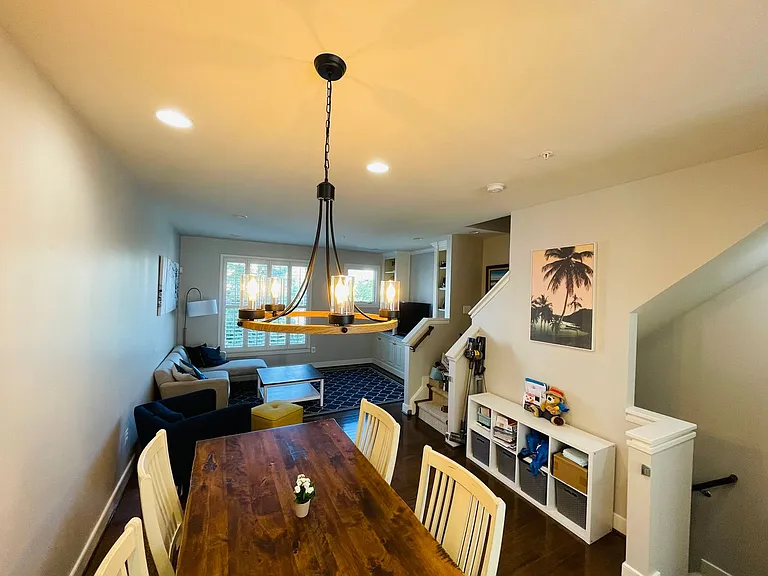924 Pete Jones Way — Photo 8