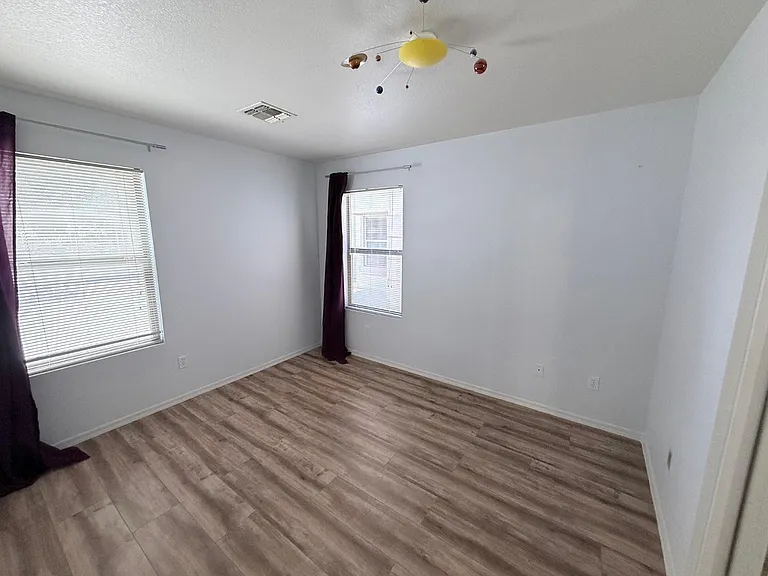 1106 S Fresno Ct — Photo 4