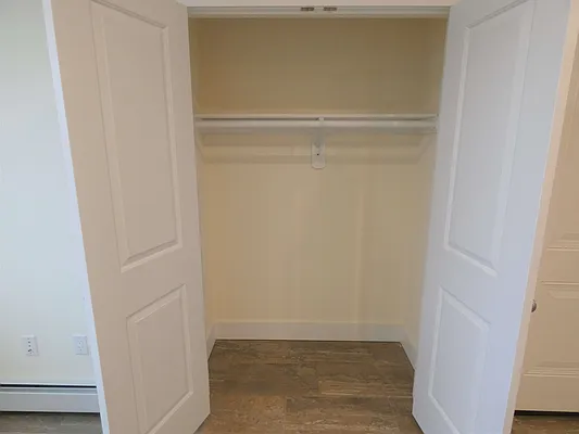 Rented by Karten Real Estate Services LLC | media 4