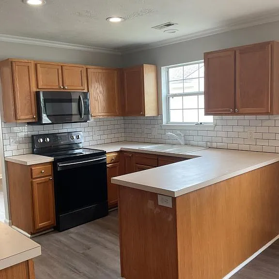 347 Thistle Ln — Photo 9
