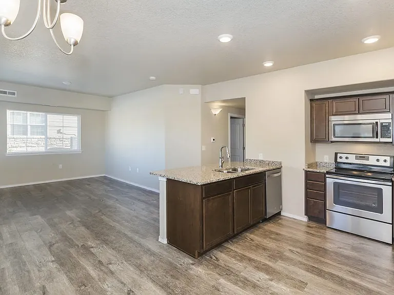 1592 Monterey Rd #102 — Photo 2