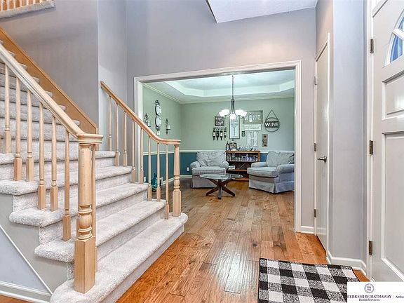 4th image of 1609 N 212th St
