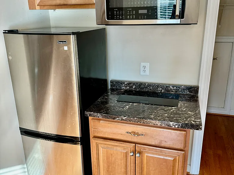 1385 Blairstone Dr — Photo 7