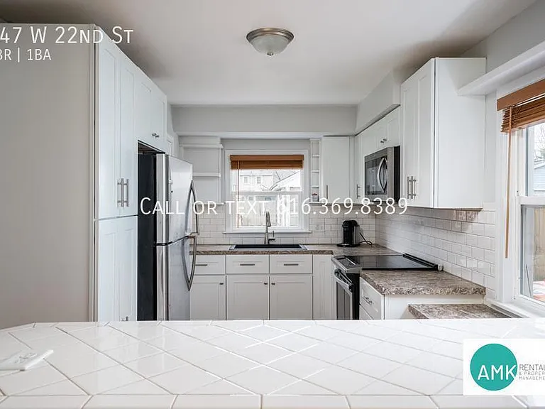 247 W 22nd St — Photo 13