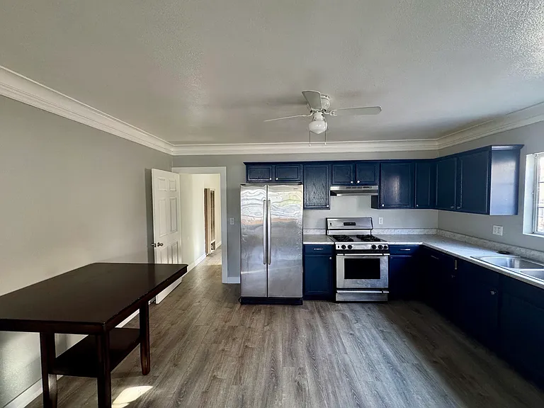 1048 W 62nd St #1050 — Photo 3