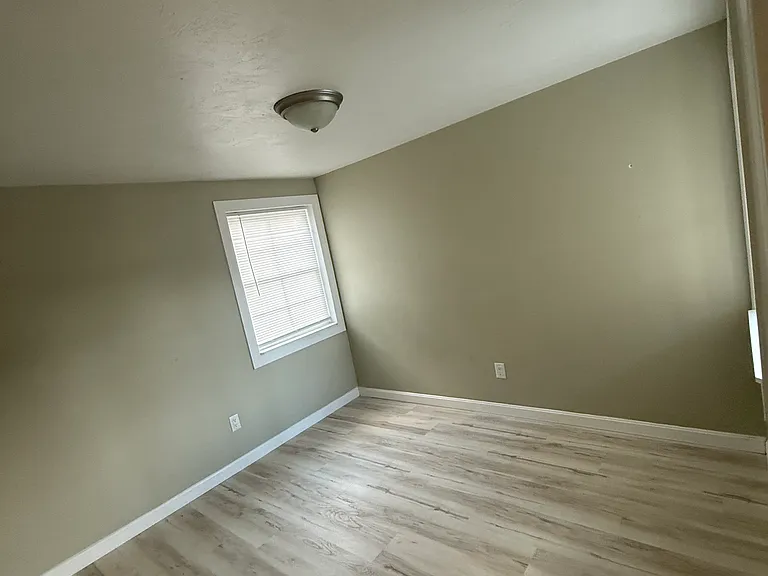 77 Townsend St — Photo 9