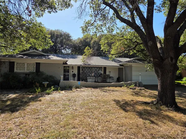 5404 Westcreek Dr, Fort Worth, TX 76133