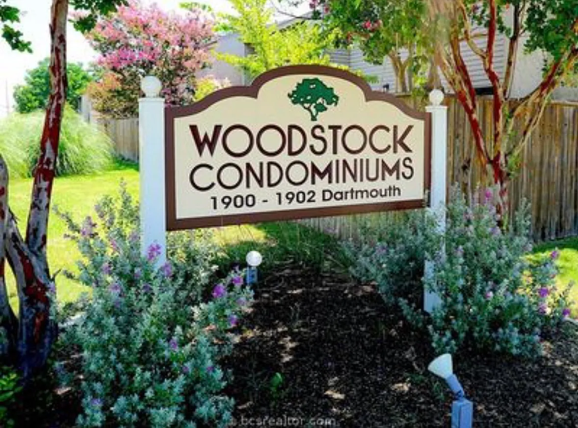 2 bed, 1.5 bath, 1056 sqft, $1,250 — Photo 1
