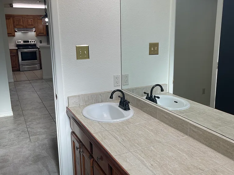 1618 Marquis Ln — Photo 29