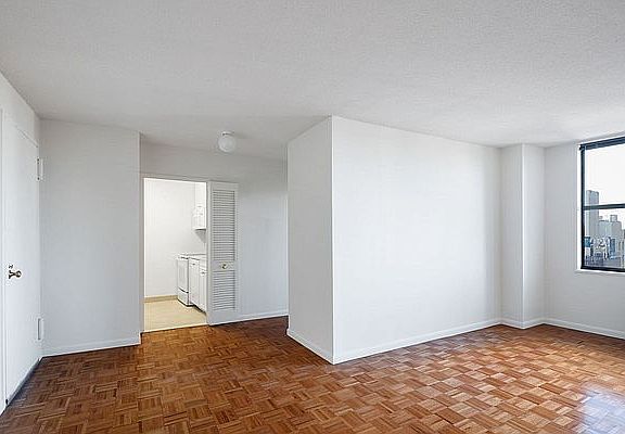 3rd image of 211 W 56th St #A6