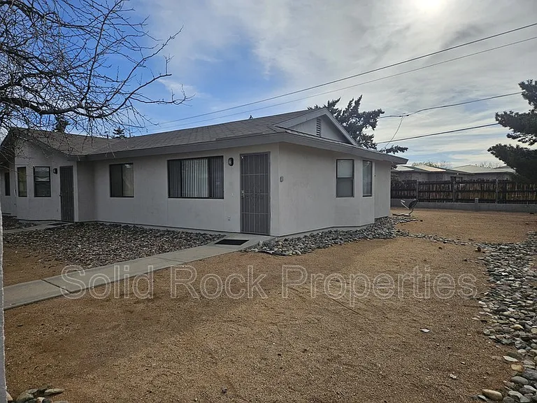 3230 N Victor Rd #C — Photo 3