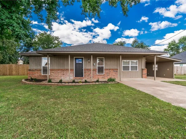 910 SW Tater Black Rd, Bentonville, AR 72712