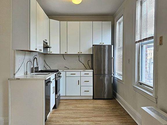 3rd image of 24-31 33rd St Floor 2