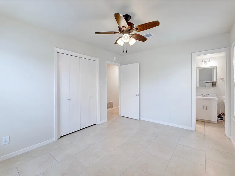 2713 Friar Tuck Ln — Photo 13