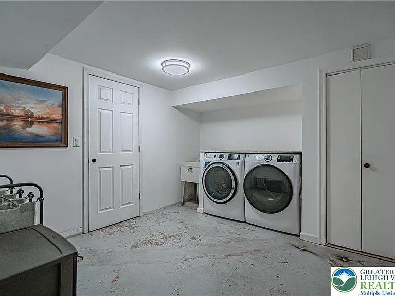 5650 Greens Dr — Photo 24