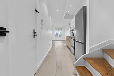 476 Maple Street, #4C