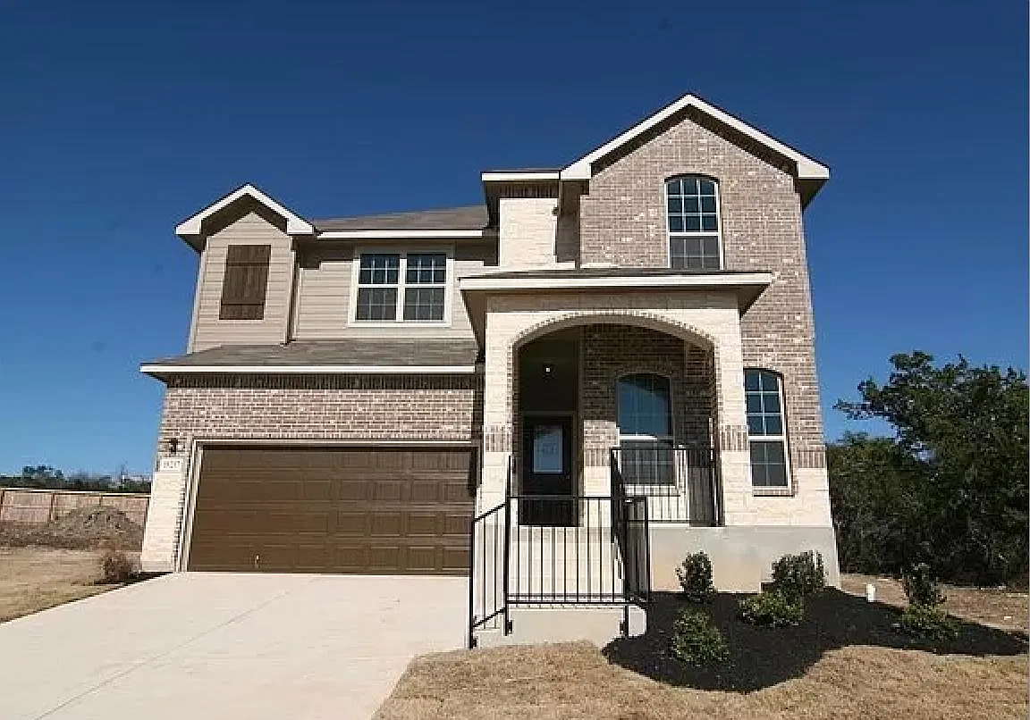 5 bed, 3015 sqft, $2,500 — Photo 1