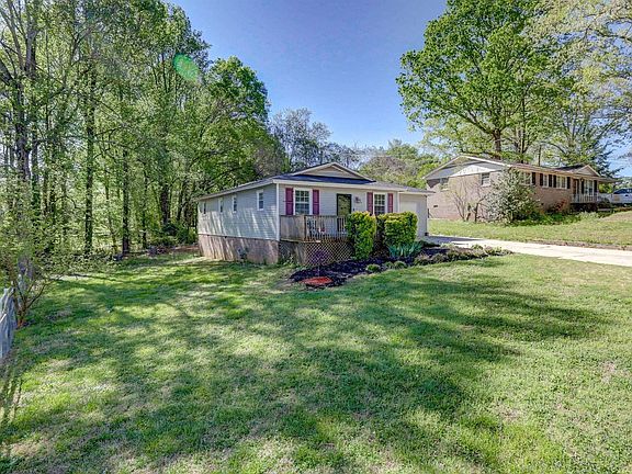 2nd image of 136 Oak Hill Dr