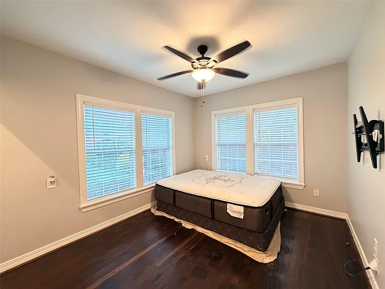 8234 Bonner Dr — Photo 10