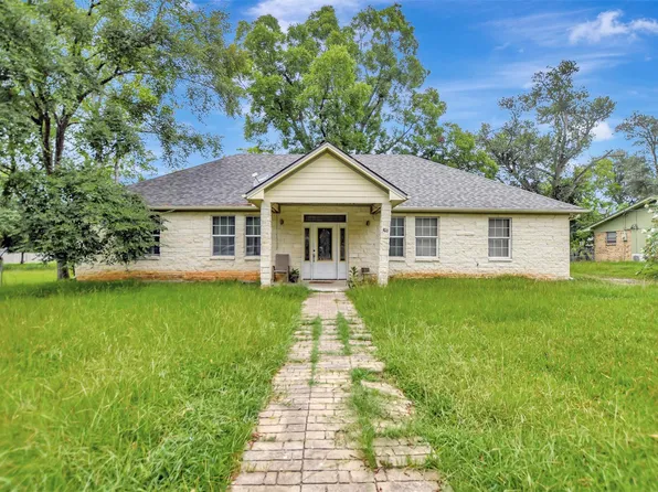 306 Heath Ave, Madisonville, TX 77864