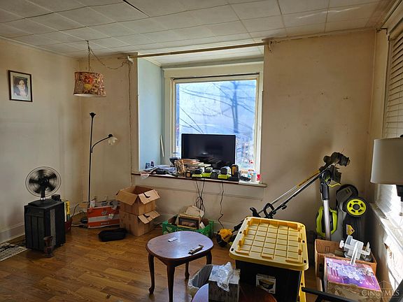 3rd image of 2346 Glenside Ave