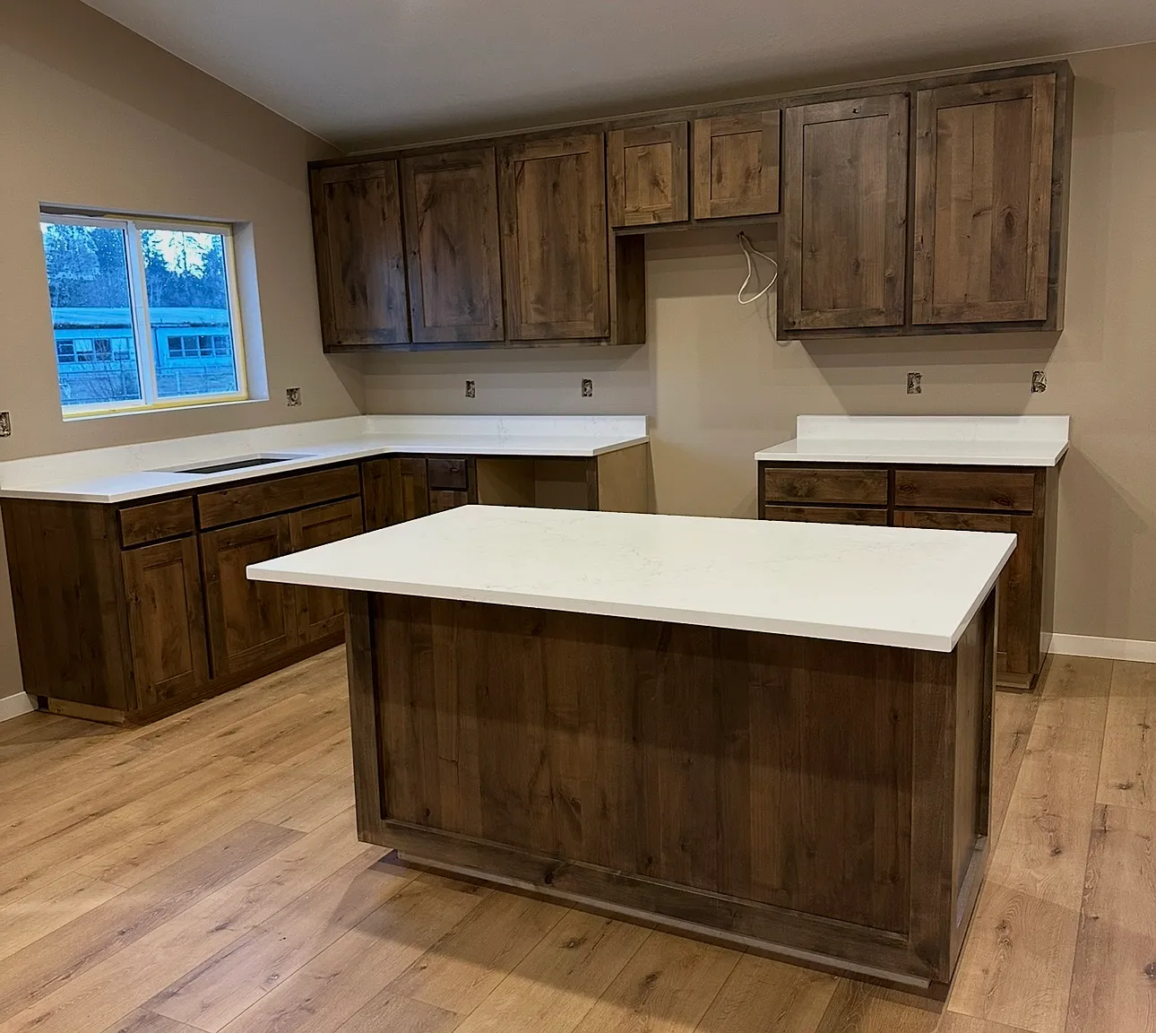 3 bed, 1600 sqft, $2,100 — Photo 2
