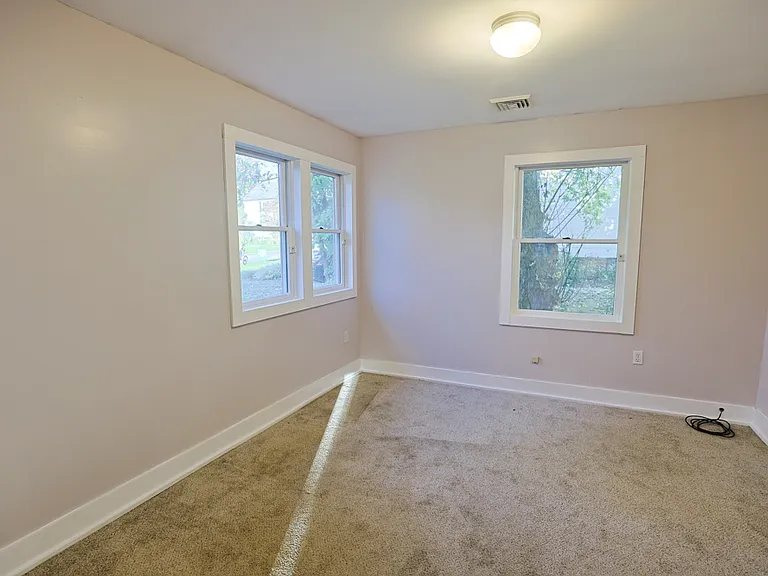 28 Mulford Ave — Photo 13