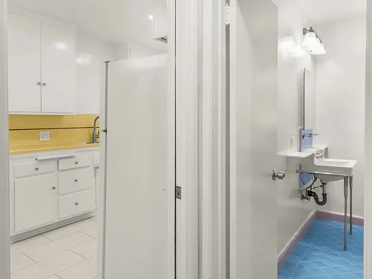 1406 S Saltair Ave #1 — Photo 15