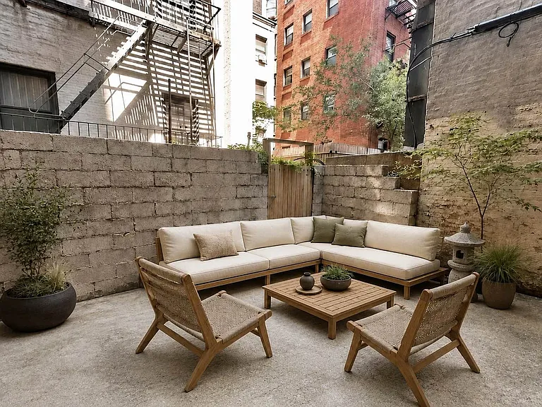 41 W 64th St #1C — Photo 26