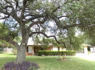 218 Kessler Ln, Beeville, TX 78102