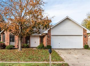 8831 Watergate Dr, Dayton, OH 45424