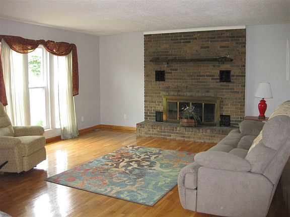 3rd image of 4335 Brockwood Dr