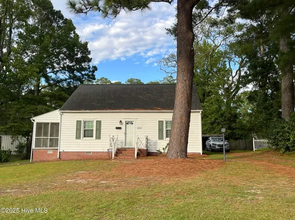 604 School Drive, Williamston, NC 27892