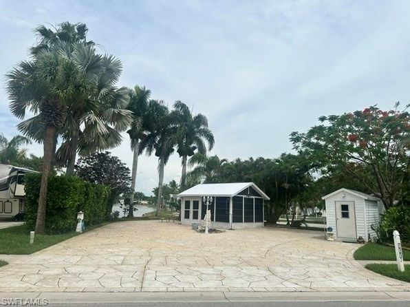 1112 Platinum Lake LN, NAPLES, FL 34114