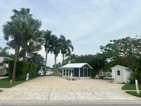 1112 Platinum Lake LN, NAPLES, FL 34114