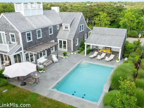 26 Pequot St, Nantucket, MA 02554