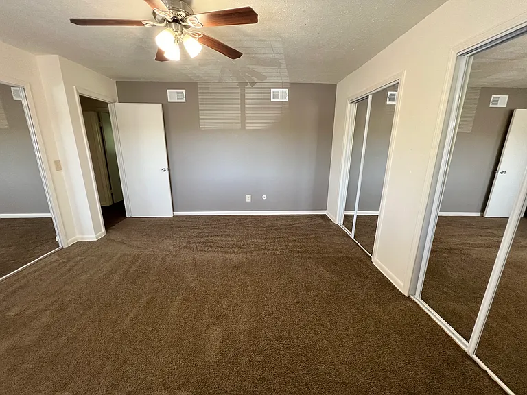 Mayfair Apartments — Photo 58