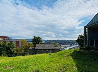 4 Desdemona St, Pittsburgh, PA 15217