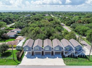 203 6th St #D, Dickinson, TX 77539