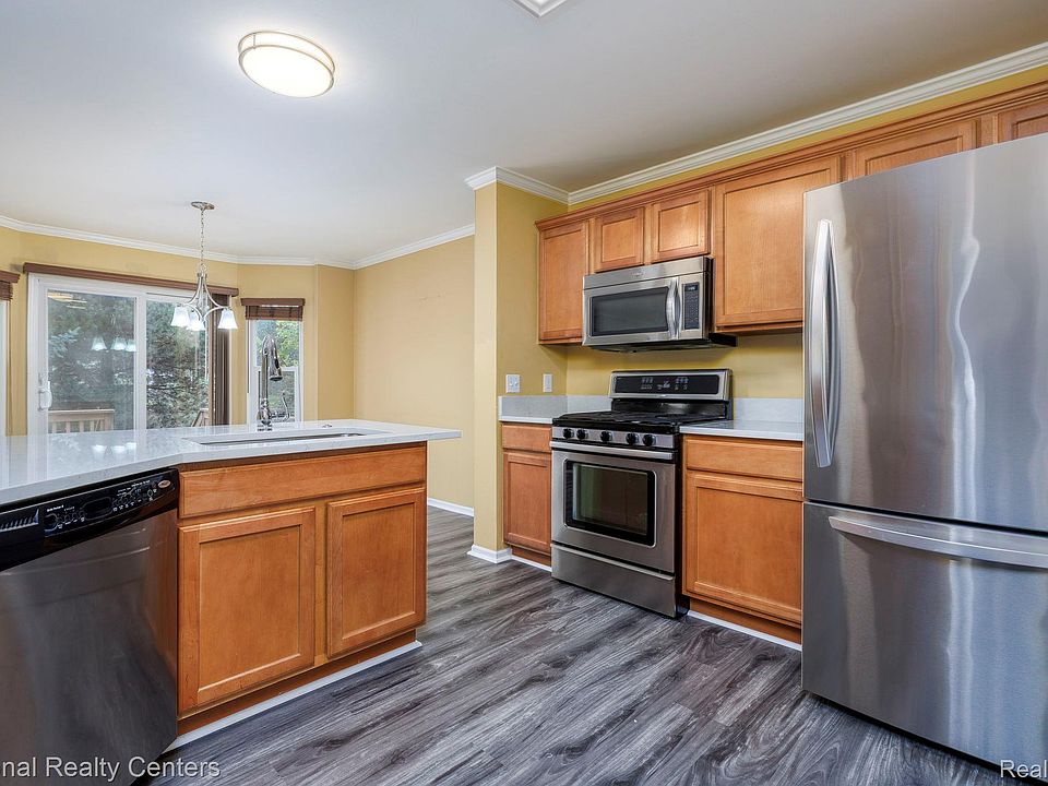 8190 Springdale Dr, photo 13