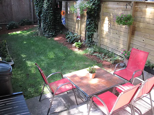 Rented by Standard Living Realty Inc | media 38