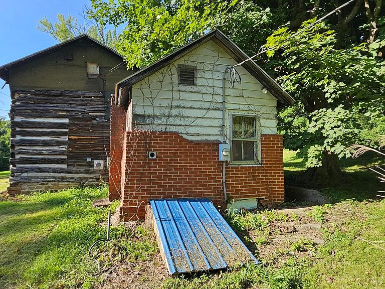 Listing photo 5