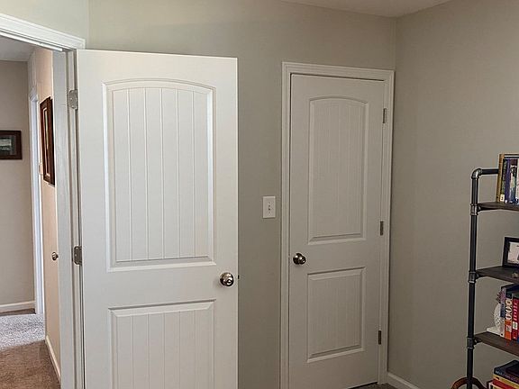 5th image of 200 Caroline Ln