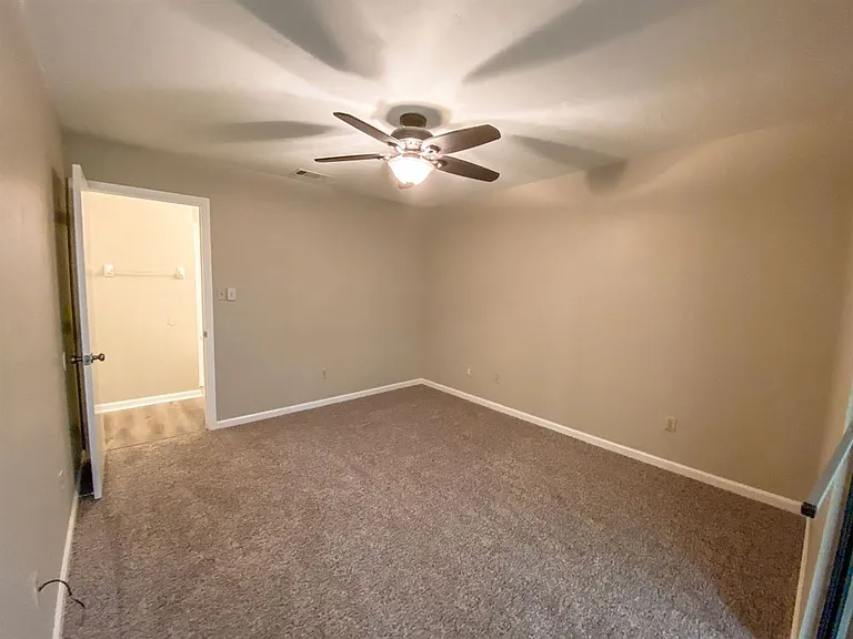 1104 Green Tree Ct #E — Photo 10
