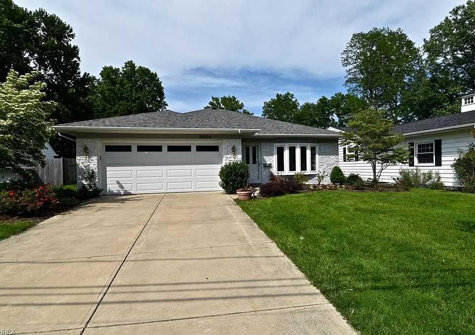1st image of 30514 Manhasset Dr