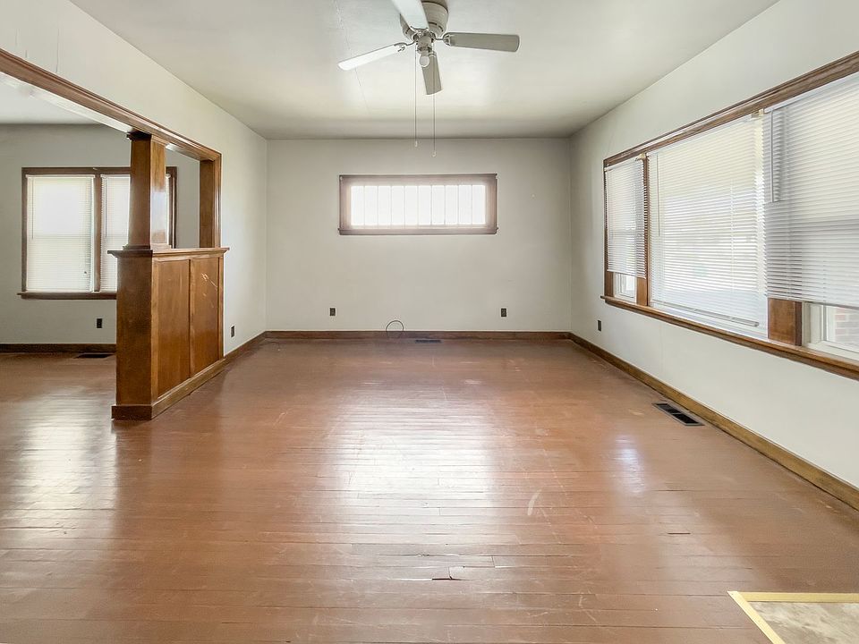 1st image of 225 S College Ave