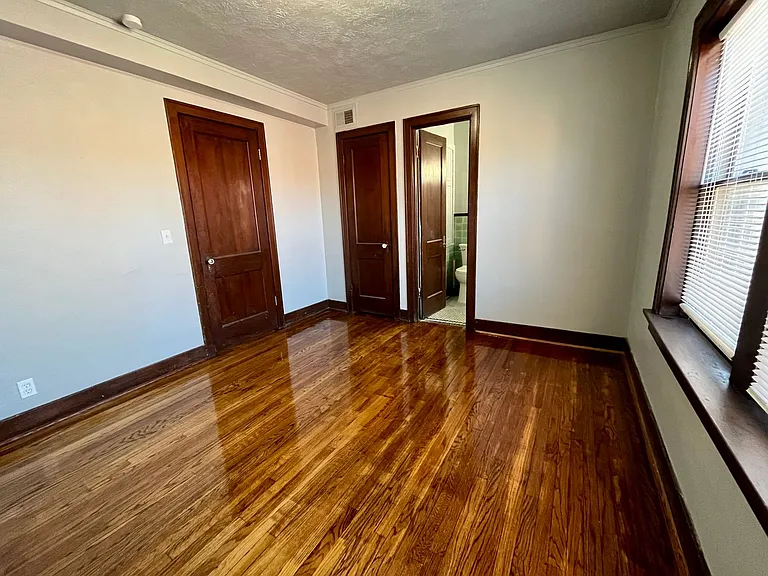 2221 Jones St — Photo 8