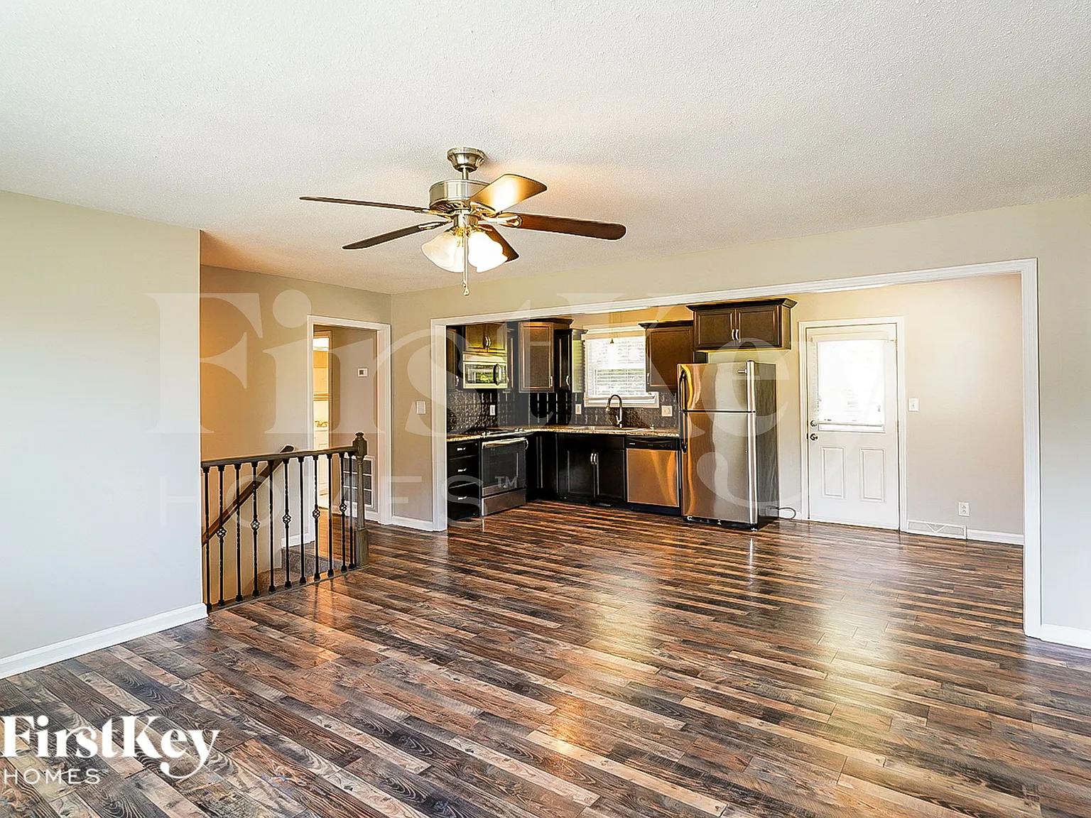 4 bed, 2.5 bath, 1792 sqft, $1,565 — Photo 2