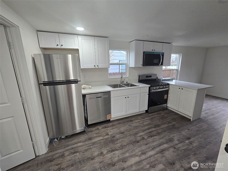 5th image of 437 D Street