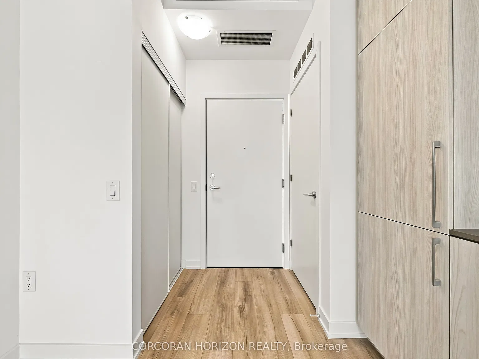 7437 Kingston Rd — Photo 3